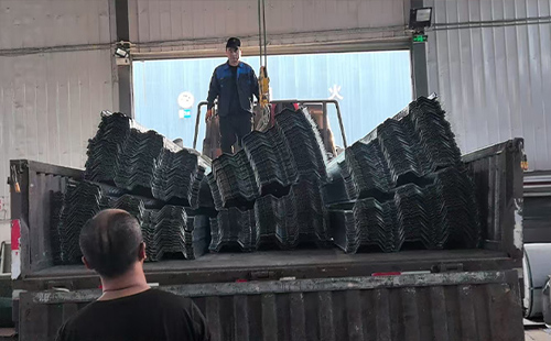 闭口楼承板耐火时限实测：大跨度怎样选城西楼承板